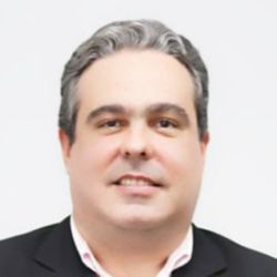 Dr. Tiago Martins